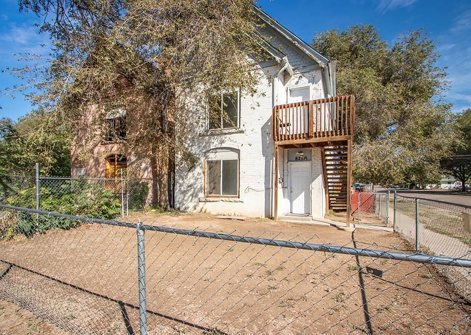 1st image of 823 E 2nd St #2