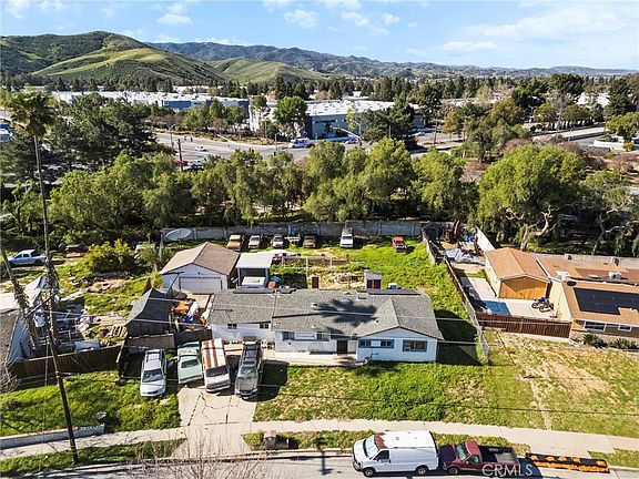 2nd image of 4008 Valley Fair St