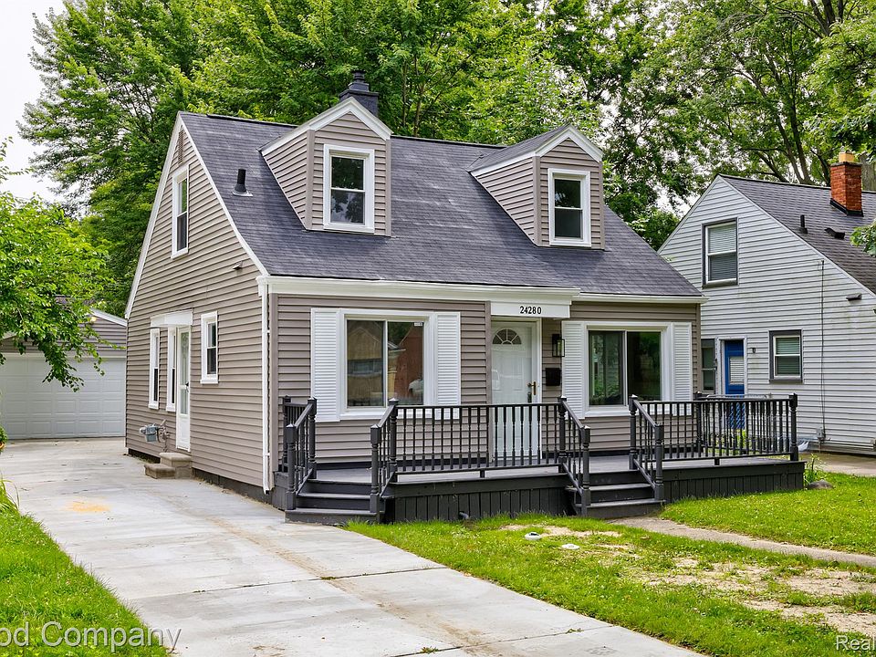 1st image of 24280 Cloverlawn St