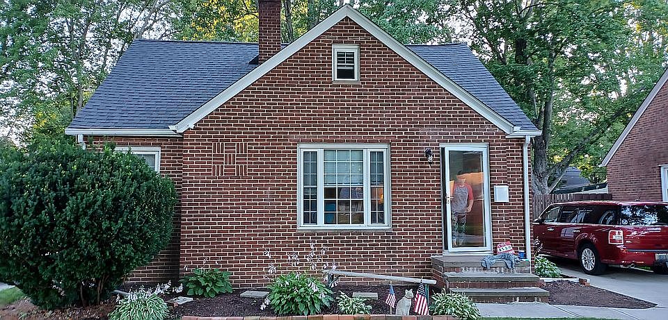 1st image of 4588 W 227th St