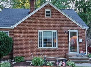 4588 W 227th St, Fairview Park, OH 44126