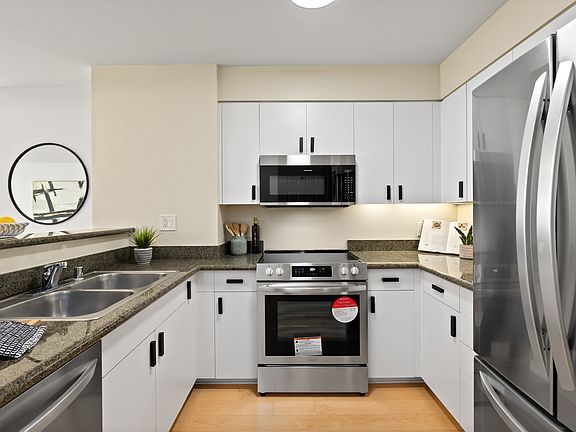 5th image of 3981 Alemany Blvd #221