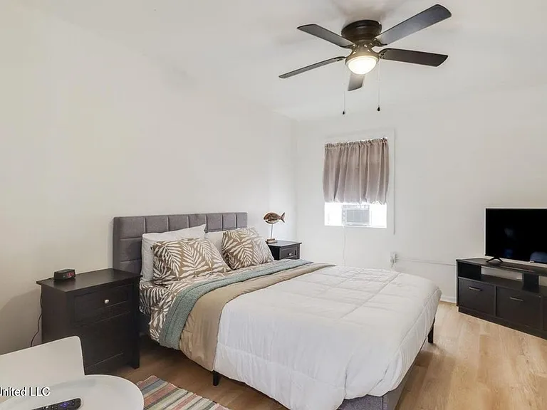 1812 Market St — Photo 3