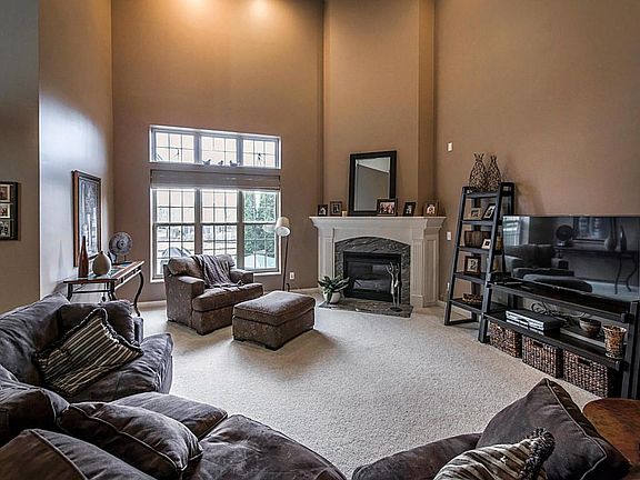 3rd image of 8152 Hillingdon Dr