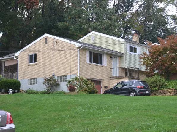 467 Sun Valley Dr, Pittsburgh, PA 15239