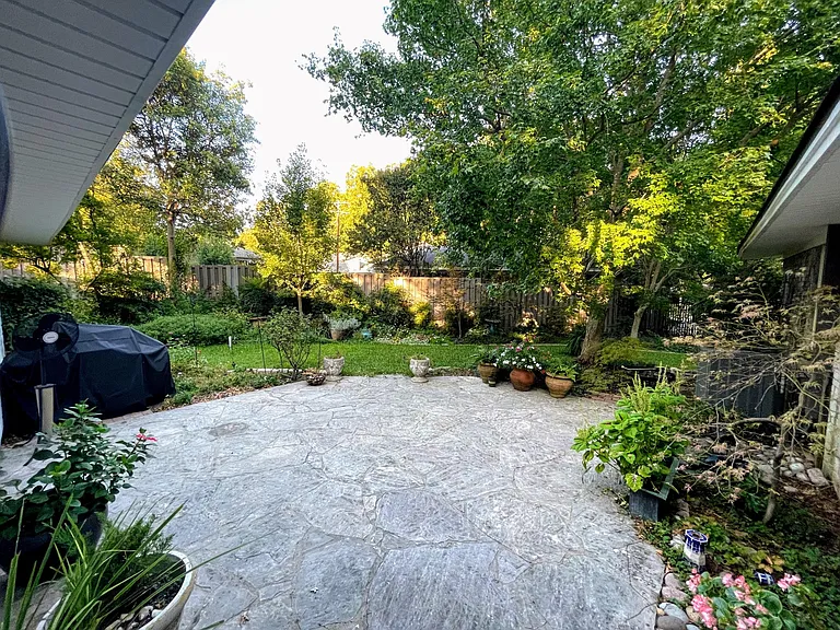9857 Chiswell Rd — Photo 15