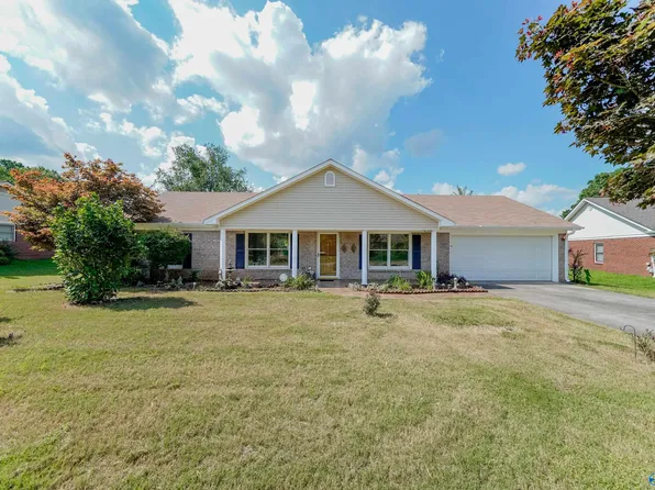 129 Caswell Pl, Huntsville, AL 35811