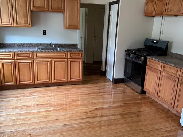 957 Hyde Park Ave #2LEFT, Hyde Park, MA 02136