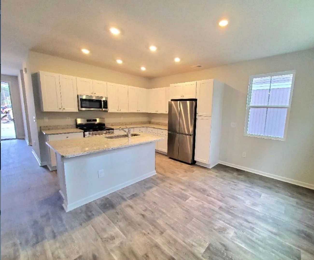 Spacious 4BR House in Little River — Photo 3
