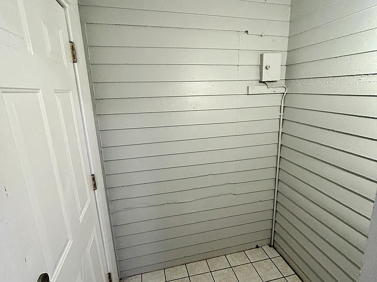 2821 N New Jersey St — Photo 12