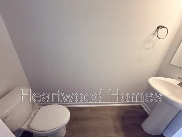 121 Bartlett Dr — Photo 13