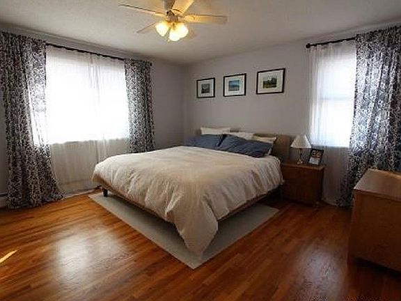 Master Bedroom - Pic 1