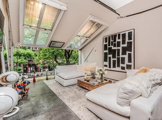 224 E 14th St APT 1, New York, NY