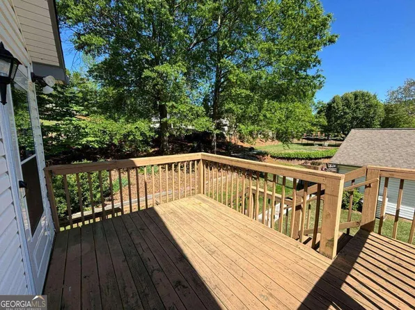 411 Jeffords Rd #B, Winder, GA 30680
