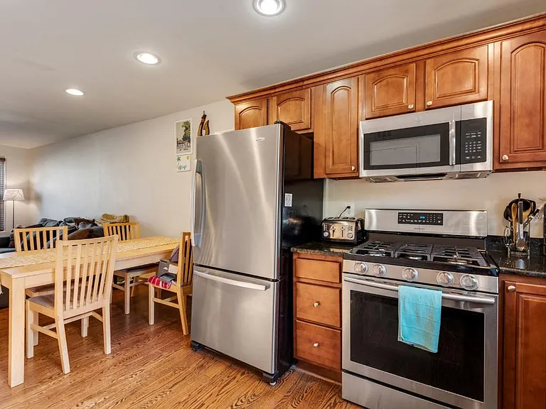 132 Dale St — Photo 8