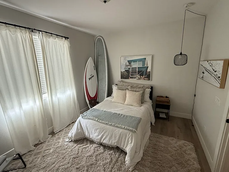 Large downstairs bedroom