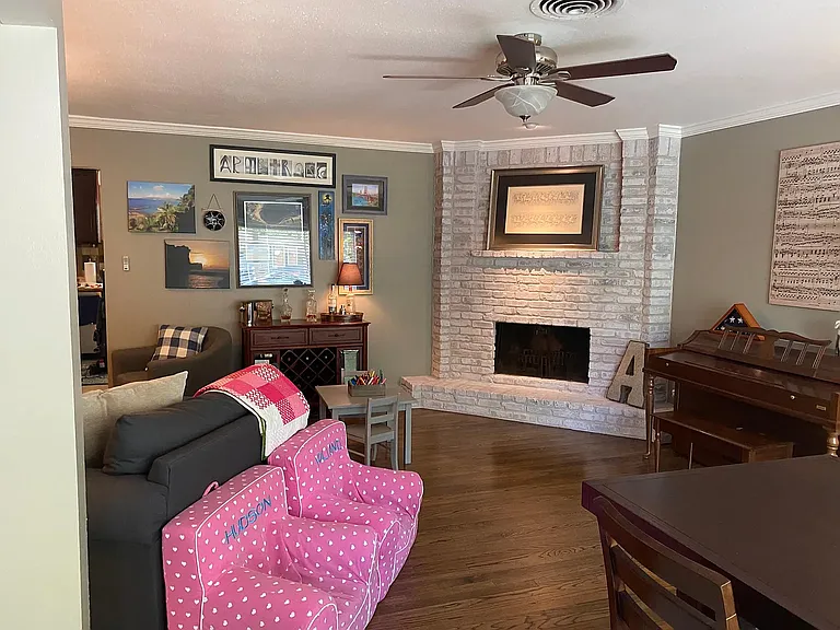 Formal Dining, Living Area