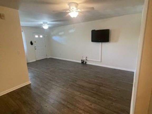 3rd image of 10 Heather Ln APT 213
