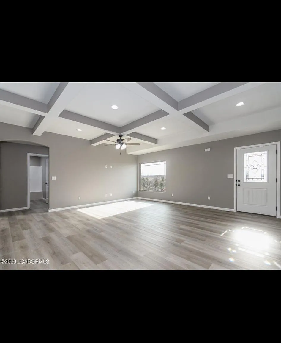 4 bed, 2400 sqft, $2,495 — Photo 2