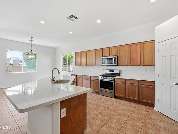 4th image of 17615 W RIMROCK Street