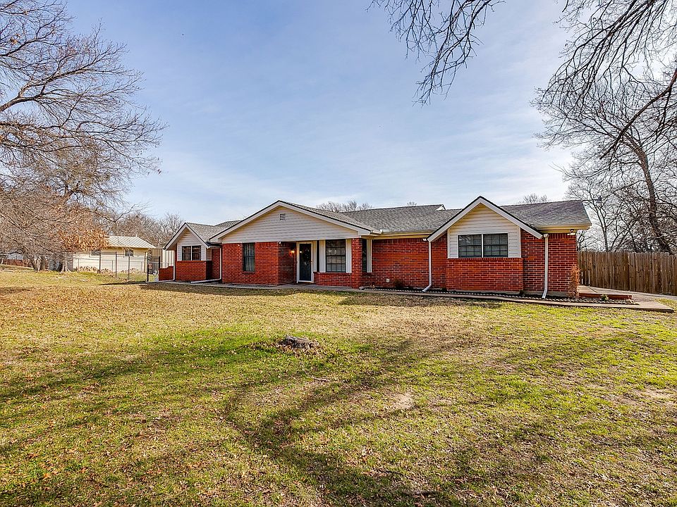 1st image of 306 Valley Trail Dr