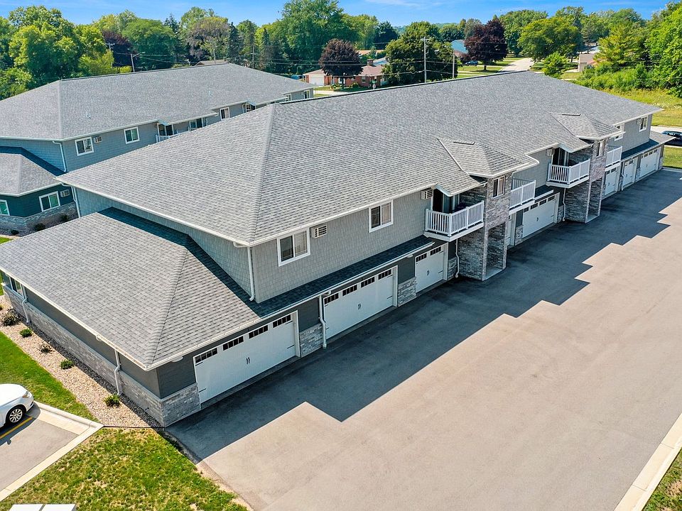 1st image of 3241-3245 Riverside Dr #3241-3