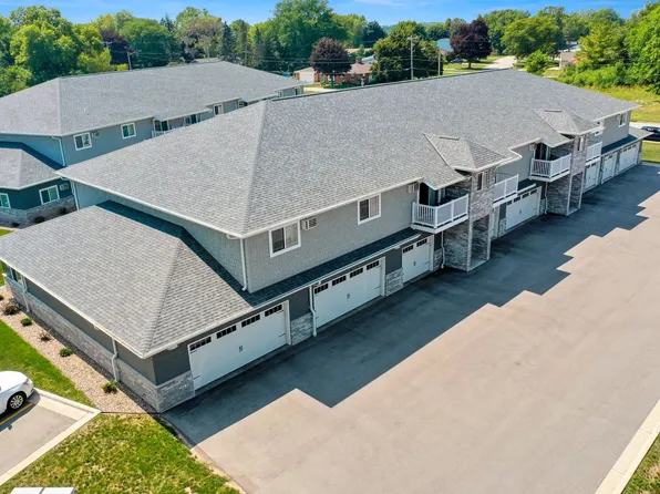 Fox Trail Crossing, 3241-3245 Riverside Dr #3241-3, Green Bay, WI 54301
