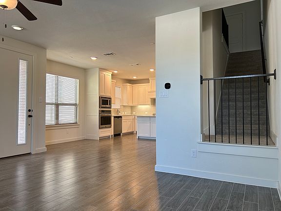 4th image of 508 Texas Dr