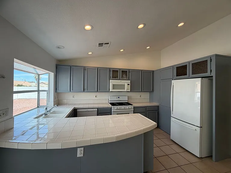 2712 Pastel Ave — Photo 12