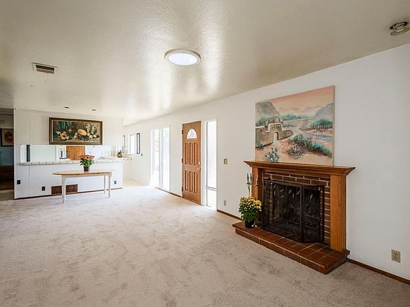 5th image of 3055 Fleetwood Dr