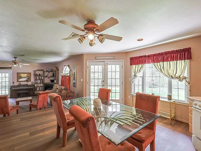 8 Vick Rd — Photo 12