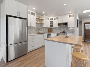 Wildwood Close, Sidney, BC V8L 3B3