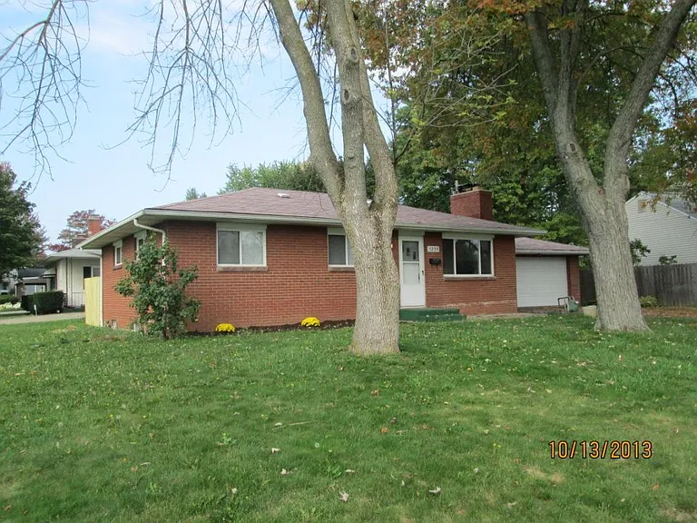1239 Nocturne Rd E — Photo 1