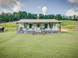 1071 E Snowflake Rd, Surgoinsville, TN 37873