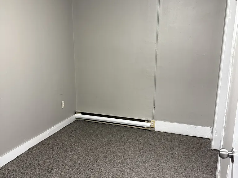15 N Lake Ave #3 — Photo 2