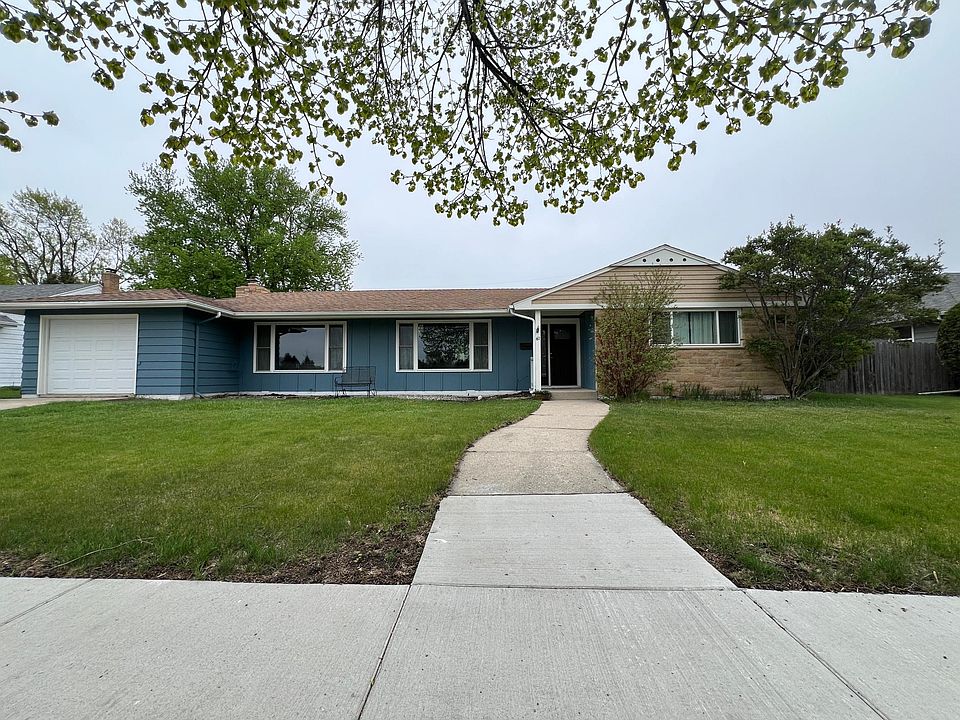 1st image of 61 15th Ave N