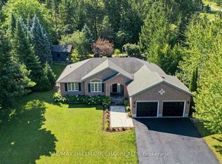 19 Eder Trl, Springwater, ON L9X 0G8