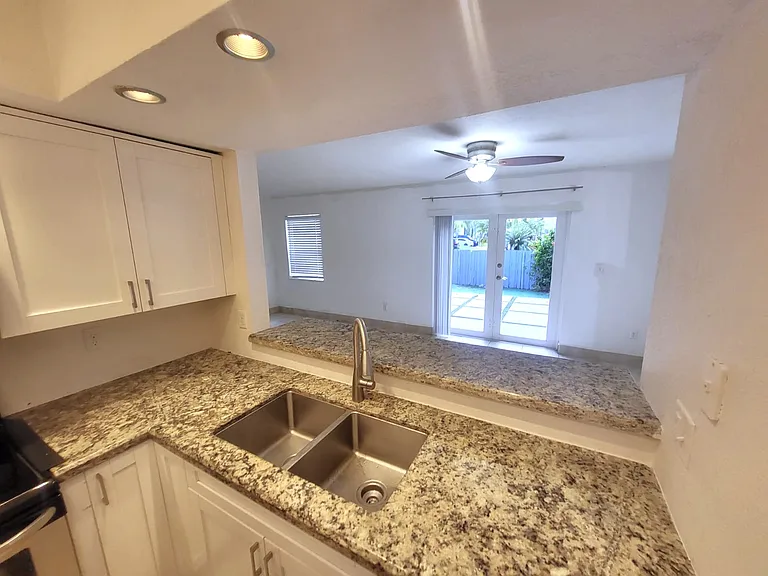 20758 SW 83rd Ave — Photo 6