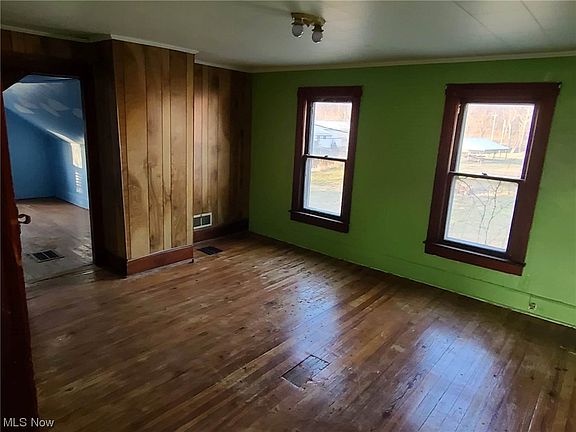 4th image of 5625 Mill St