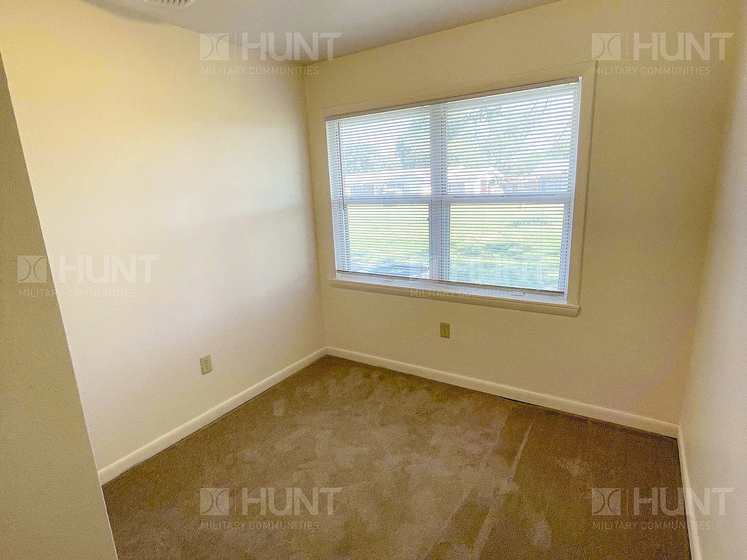 4 bed, 1391 sqft, $1,419 — Photo 2