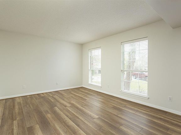 3rd image of 9808 Pinebrake Ct