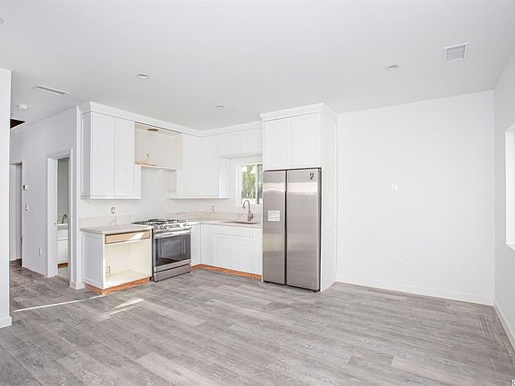 2nd image of 1354 1/2 E Alameda Ave
