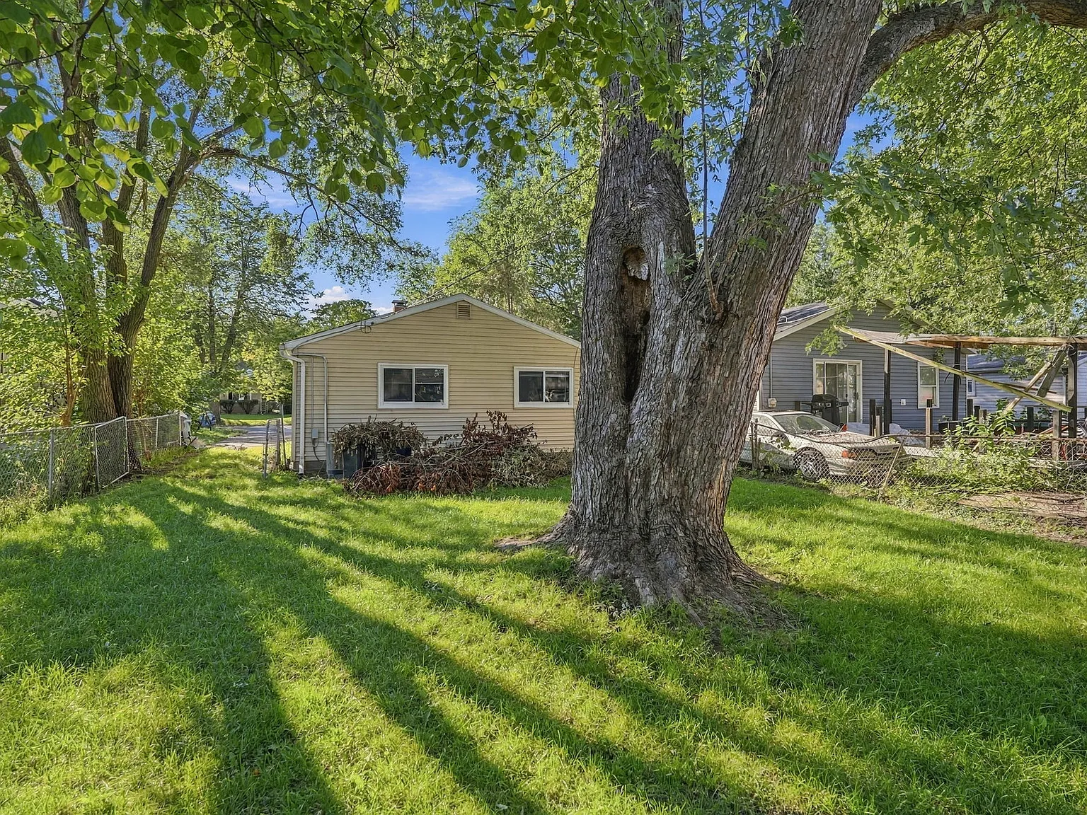 3 bed, 962 sqft, $2,150 — Photo 3