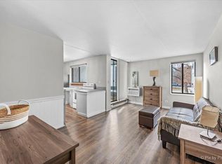 306 W Miner St APT 2A, Arlington Heights, IL 60005