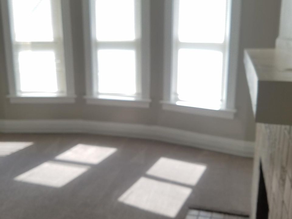1st image of 927 Cascade St Floor 1