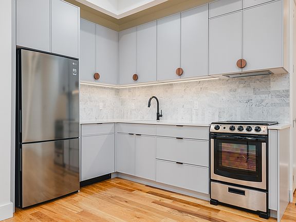 3rd image of 33 Franklin St #230