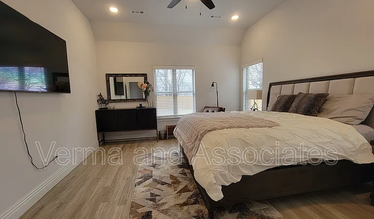 1890 Sunrise Cir — Photo 8
