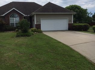 1216 Cedar Crest Cir, Pittsburg, KS 66762