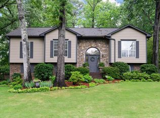 1104 Macqueen Cir, Helena, AL 35080