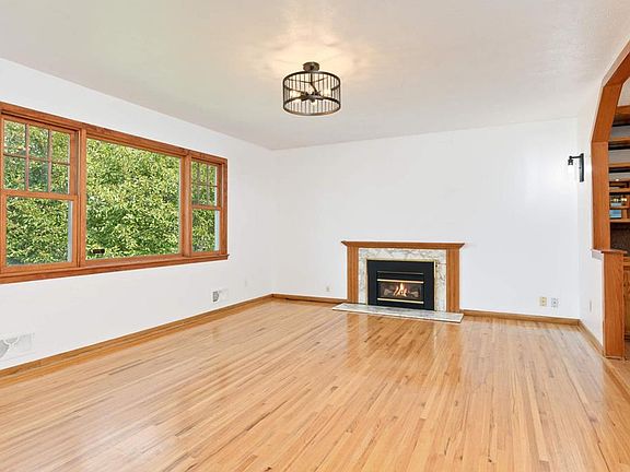 3rd image of 5867 Central Ave NE